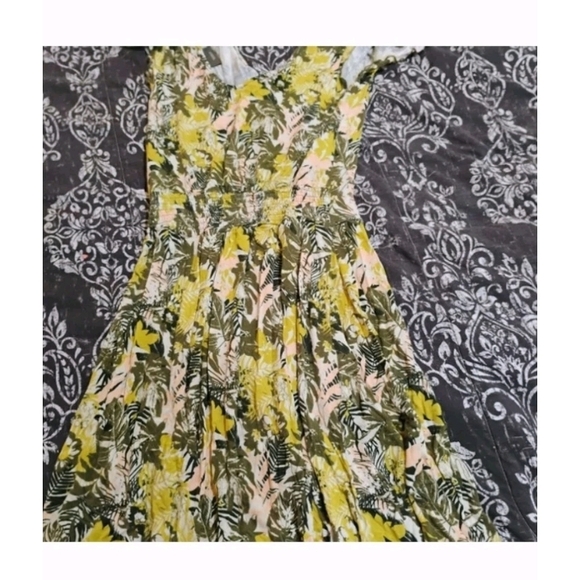 Tropical Floral Maxi Dress in Green and Yellow - Picture 6 of 8